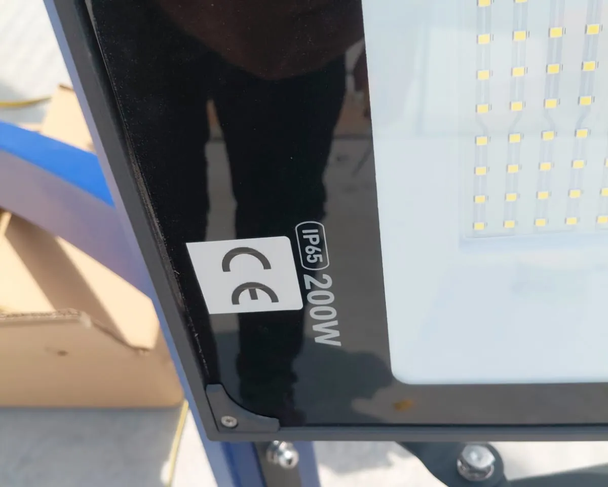 كشاف LED لإنارة ملعب البادل بحماية IP65